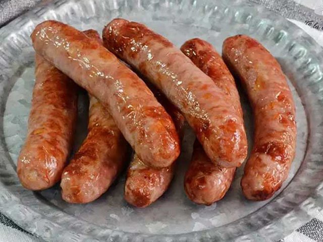 Sausages with Pink Sauce 